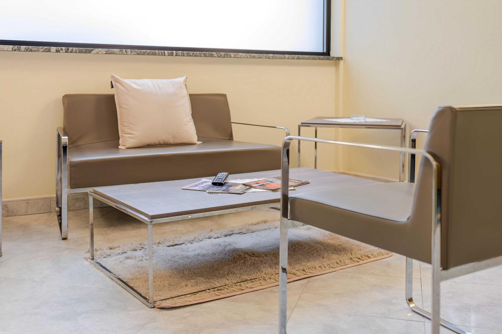 Hotel Posta - 3 Stars - Comfortable Stay In Ventimiglia Esterno foto