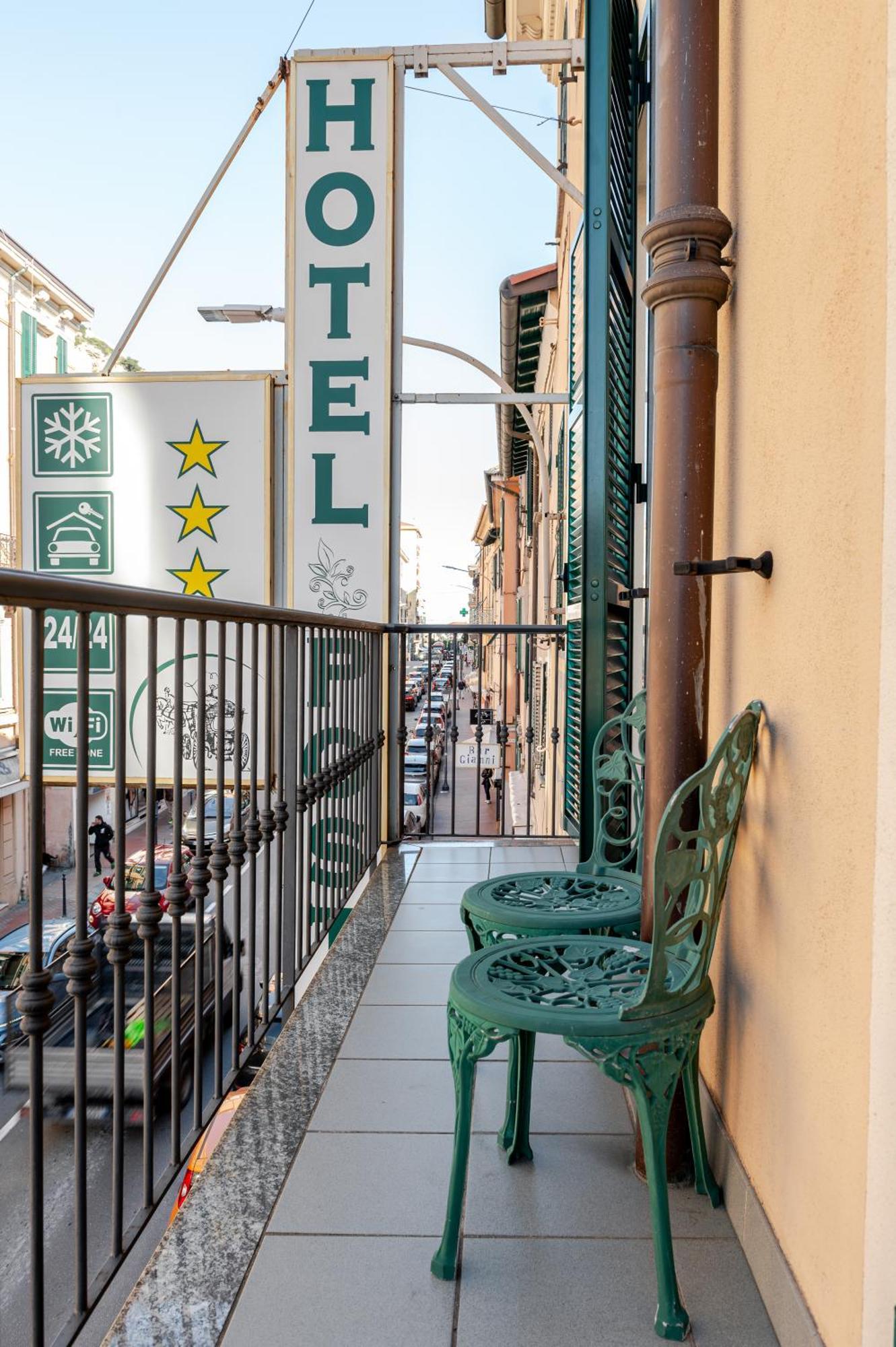 Hotel Posta - 3 Stars - Comfortable Stay In Ventimiglia Esterno foto