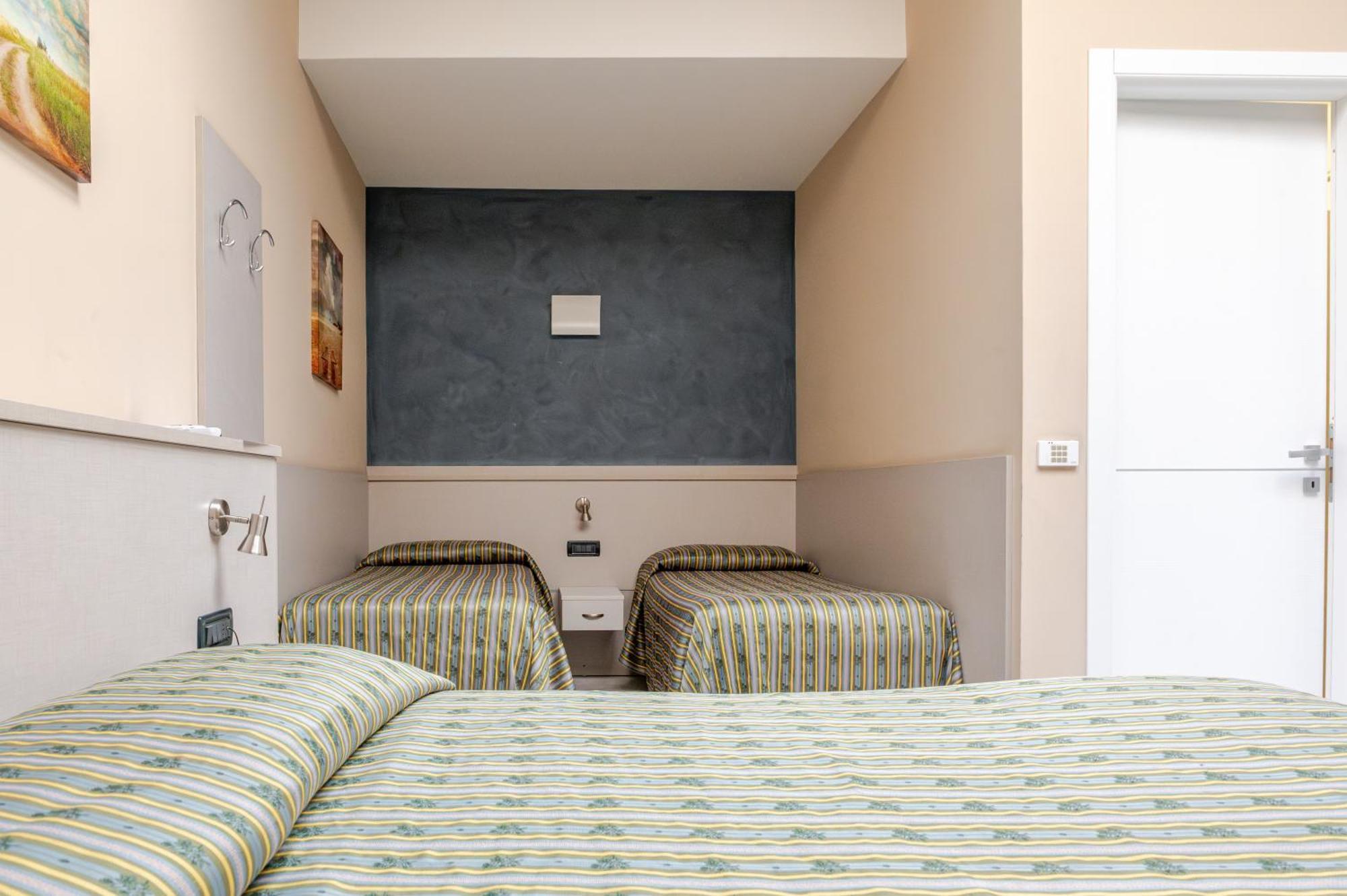 Hotel Posta - 3 Stars - Comfortable Stay In Ventimiglia Esterno foto