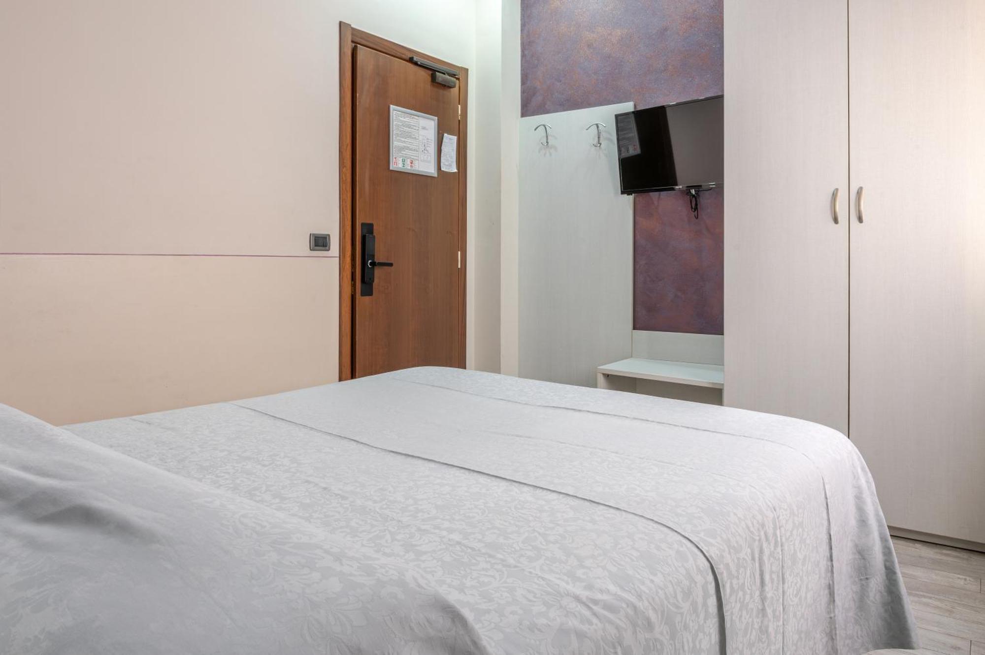Hotel Posta - 3 Stars - Comfortable Stay In Ventimiglia Esterno foto